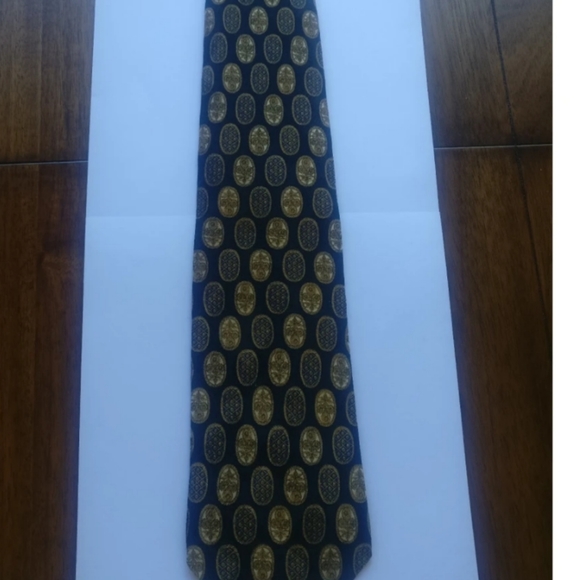 🇨🇦 Authentic vintage Valentino silk tie - Picture 7 of 8